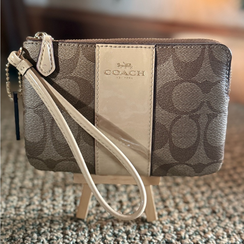Coach Wristlet - Picture 2 of 9